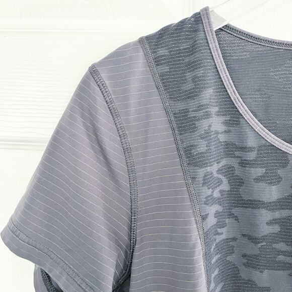 Lululemon Run For Days Short Sleeve in Black - Picture 2 of 5